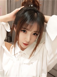 小女巫露娜 斗鱼主播小巫女露娜 - 条纹提花白衬衣(37)